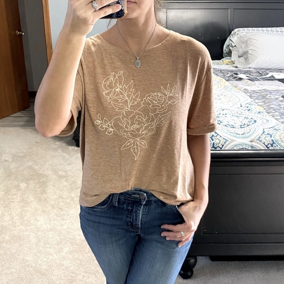 Joyfolie Floral Print Tee - Picture 1 of 11